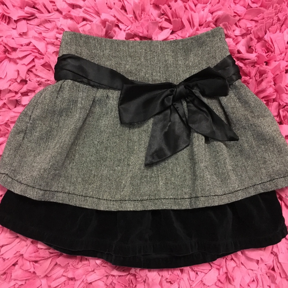 Cherokee girl's black gray flakes throughout skirt